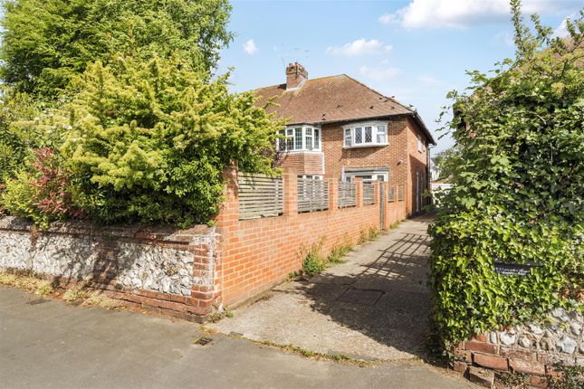 Lansdowne Road, Worthing, BN11 4NB 2 bed flat for sale