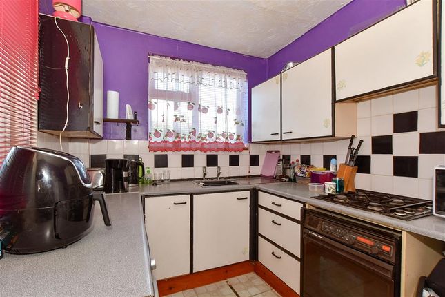 Orchard Road, East Cowes, Isle of Wight 2 bed terraced house for sale