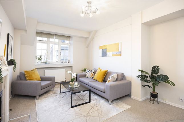 3 bedroom flat for sale