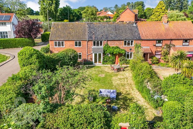 The Street, Claxton, Norwich 5 bed cottage for sale