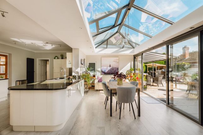 Belle Vue, Aylesbury HP17 4 bed detached bungalow for sale