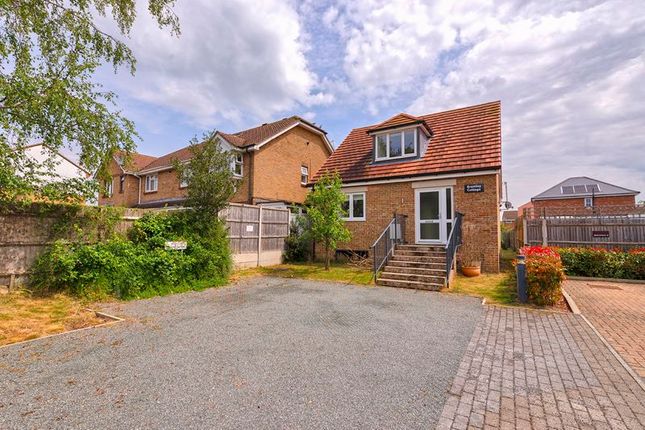 Church Road, Tonbridge TN12 3 bed detached house for sale