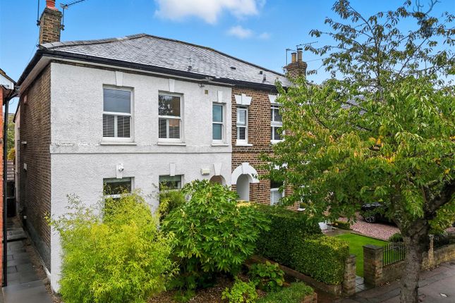 187, Princes Road, Buckhurst Hill IG9 2 bed flat for sale