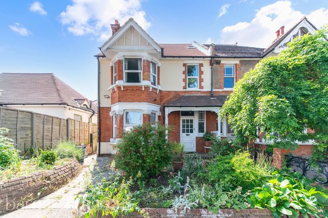 6 bedroom semi-detached house for sale