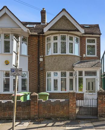 4 bedroom end of terrace house for sale