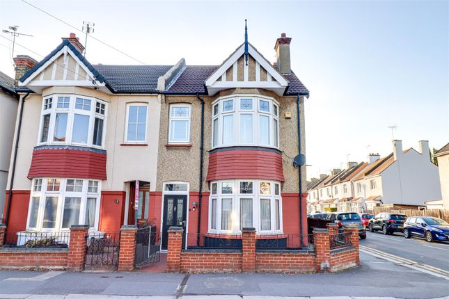 5 bedroom semi-detached house for sale