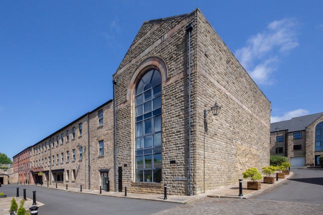 Kiers Court, Bolton BL6 2 bed flat for sale