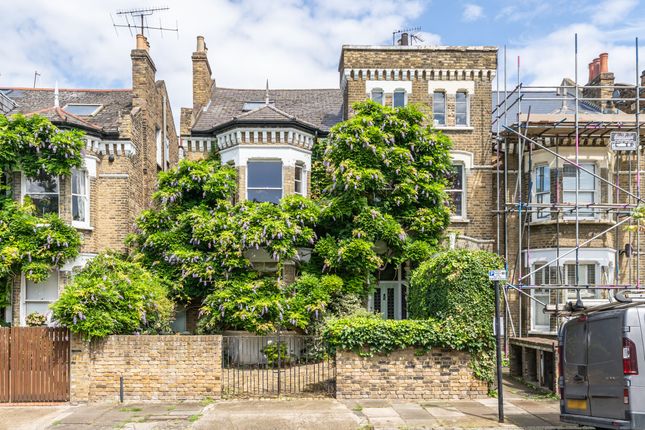 6 bedroom semi-detached house for sale
