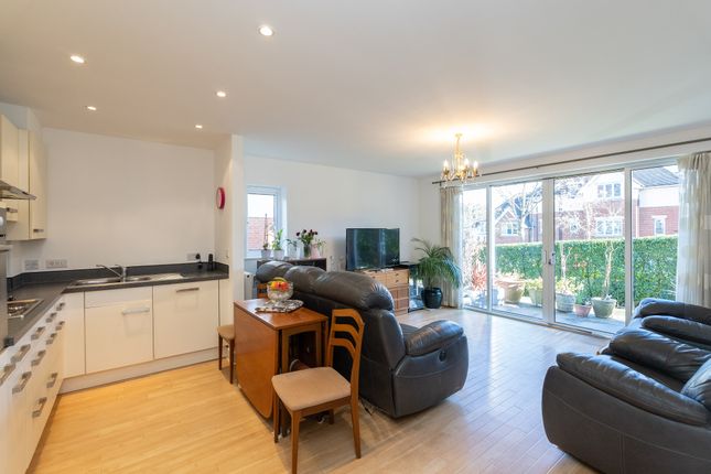 Hill View, Dorking 2 bed apartment for sale