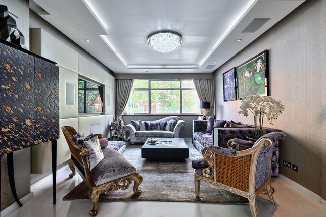 Tower Court,  St Johns Wood,  NW8 3 bed flat for sale