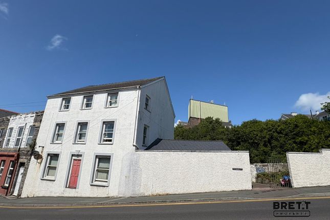 4 Victoria Road, Milford Haven... 6 bed end of terrace house for sale