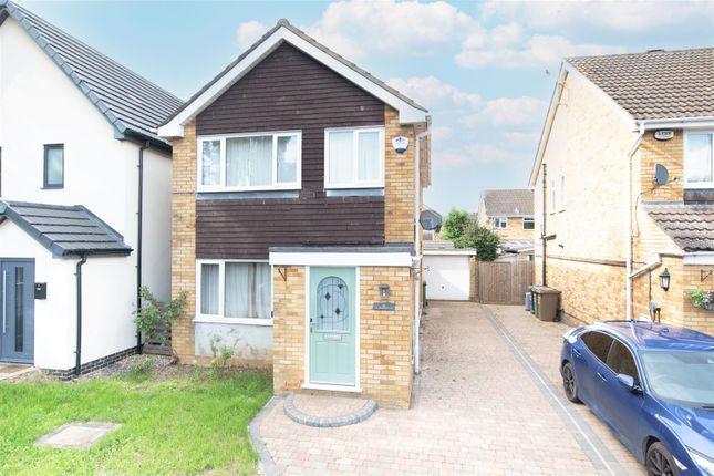 24 Roses Close, Wollaston 3 bed detached house for sale