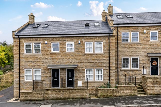 Fartown, Pudsey, West Yorkshire, LS28 3 bed terraced house for sale