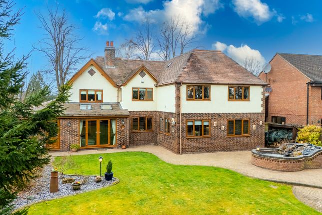 Wraydene in Bonehill, Tamworth 5 bed detached house for sale