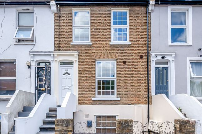 Congleton Grove, Woolwich, SE18 2 bed maisonette for sale
