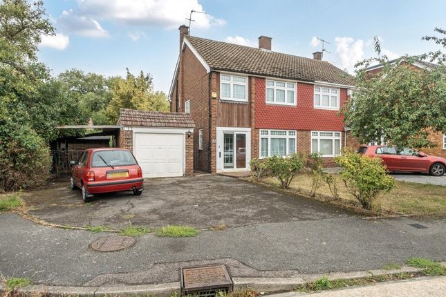 Coleridge Crescent, Colnbrook... 3 bed semi