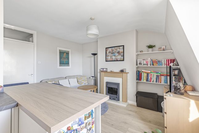 Oak Road, London, W5 1 bed flat for sale