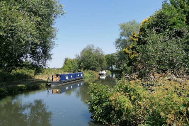 Catteshall Lane, Godalming, GU7 1 bed flat for sale
