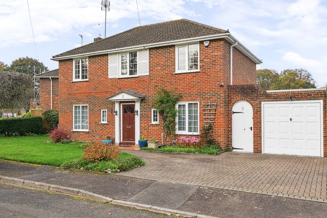 4 bedroom link detached house for sale