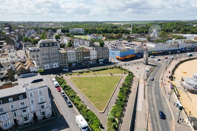Flat 2, 12a Marine Gdns, Margate 1 bed apartment for sale