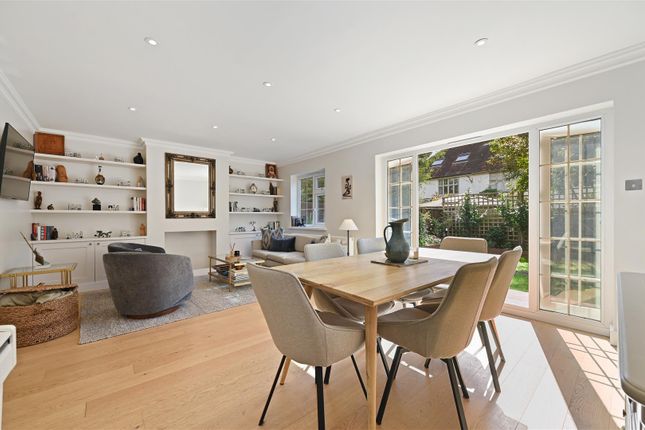 Cosmur Close, London W12 4 bed end of terrace house for sale