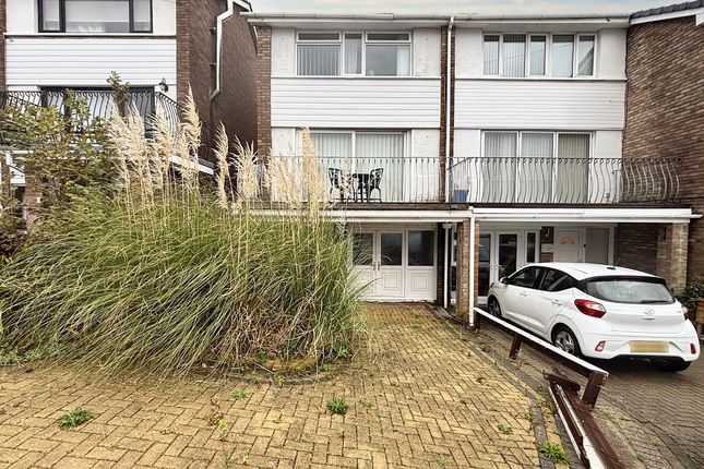 Marine Drive, Barry, CF62 4 bed end of terrace house for sale