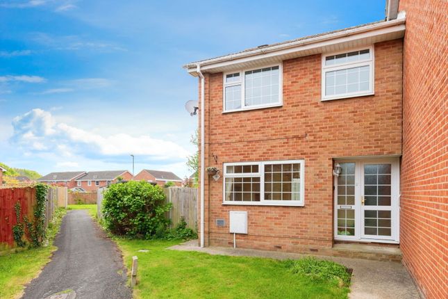 Lechlade Gardens, Fareham PO15 3 bed semi