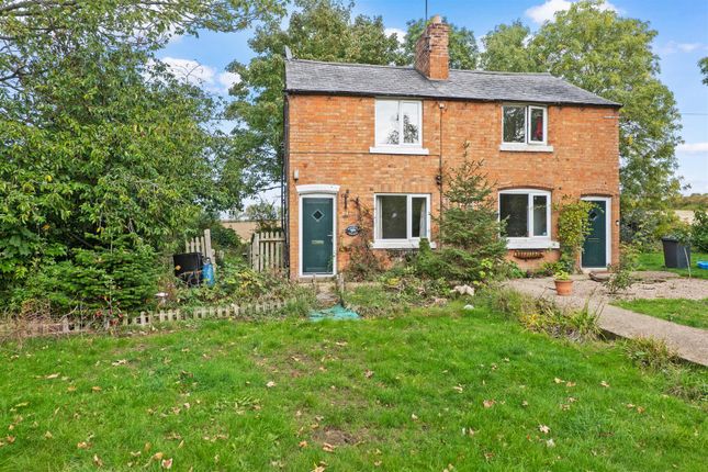2 bedroom semi-detached house for sale