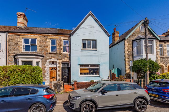 Wyndham Crescent, Cardiff CF11 3 bed terraced house for sale