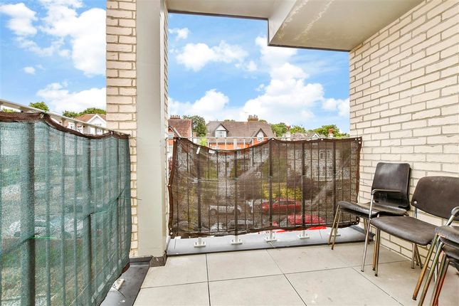 Russell Hill, West Purley, Surrey 2 bed apartment for sale