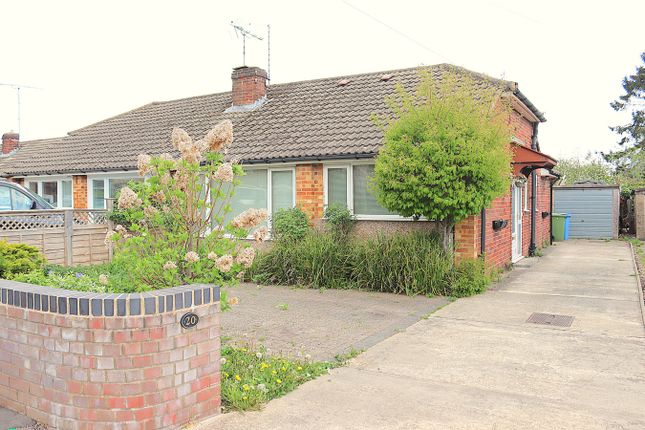 Giffard Drive, Farnborough GU14 2 bed semi