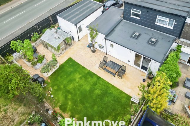 5 bedroom semi-detached house for sale