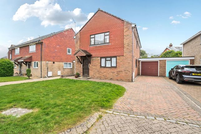 Ash Close, Lingfield RH7 3 bed detached house for sale