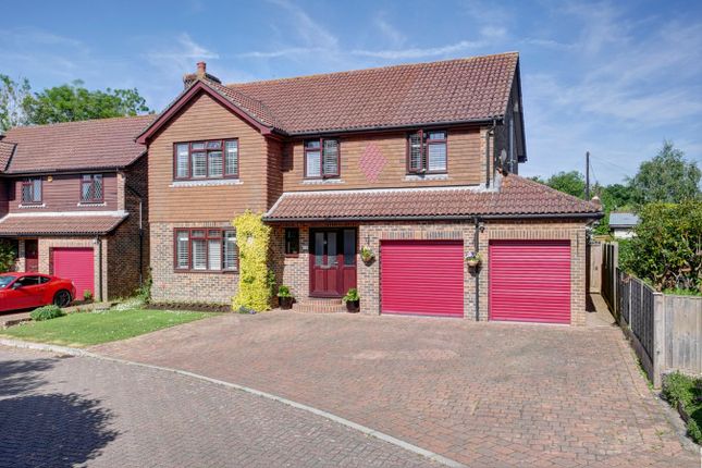 5 bed detached house