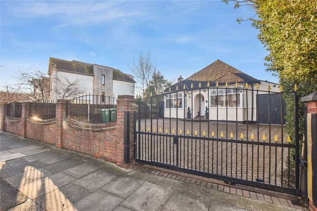 Baldwyns Park, Bexley, Kent, DA5 3 bed bungalow for sale