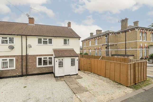 Staines Road East, Sunbury