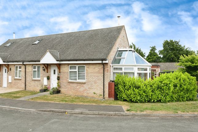 2 bedroom semi-detached bungalow for sale