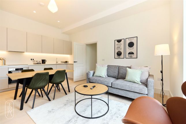 Mile End Road, London, E1 2 bed apartment for sale