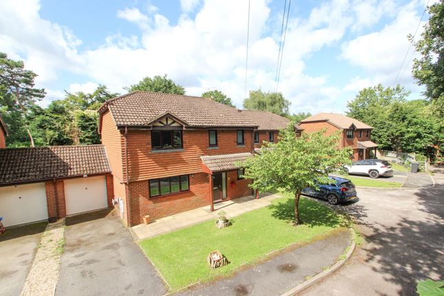 Station Close, Rotherfield, TN6 4 bed detached house for sale