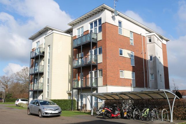 PARK VIEW ROAD, LEATHERHEAD, KT22 2 bed apartment for sale