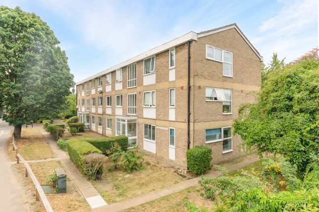 Langton Close, Addlestone KT15 2 bed apartment for sale