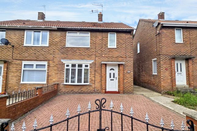 Derwent Close, Seaham, Durham, SR7 7BS 2 bed semi