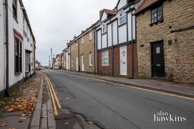 Wood Street, Royal Wootton Bassett SN4 7 1 bed flat for sale