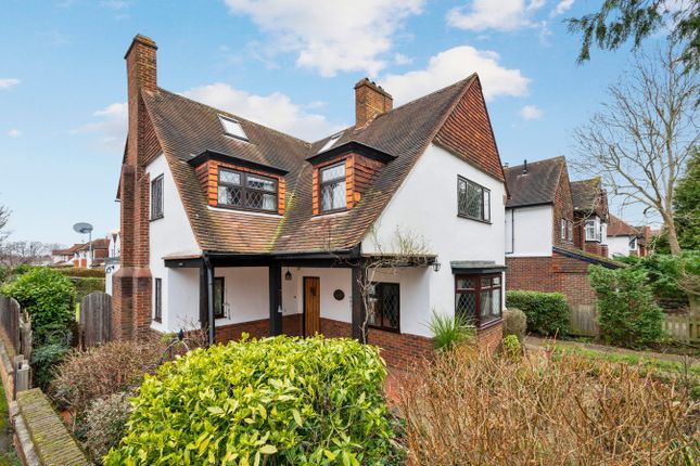 4 bed detached house