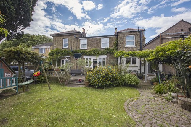 6 bedroom house for sale