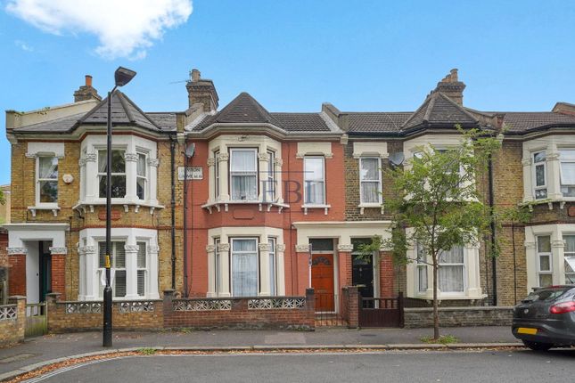 Dayton Grove, London, SE15 3 bed terraced house for sale