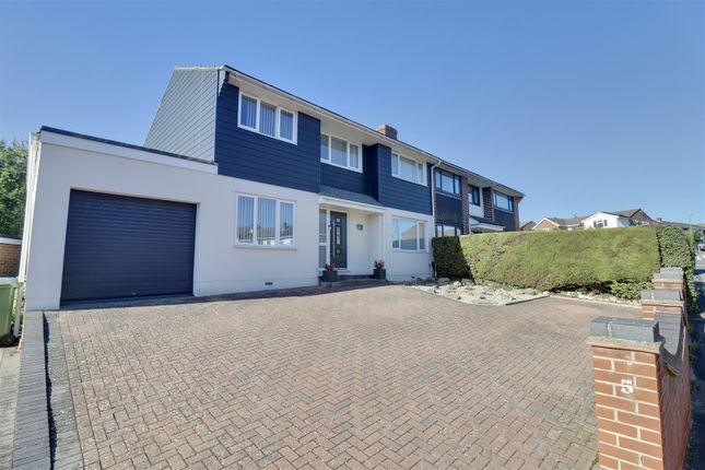 5 bedroom semi-detached house for sale