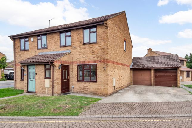 Argles Close, Greenhithe, Kent, DA9 3 bed semi