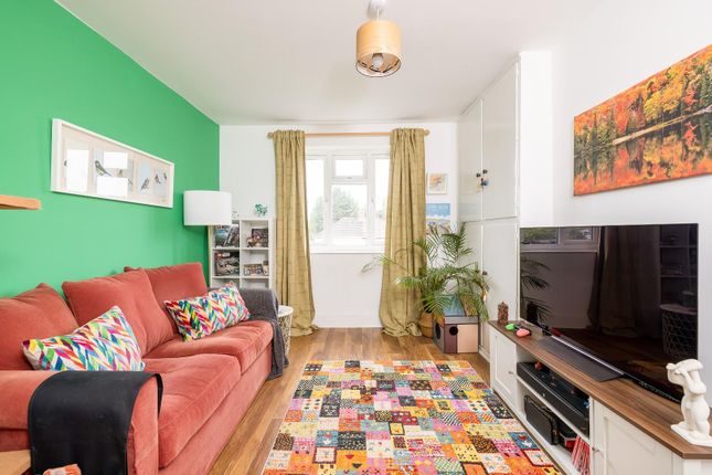 5 bedroom semi-detached house for sale