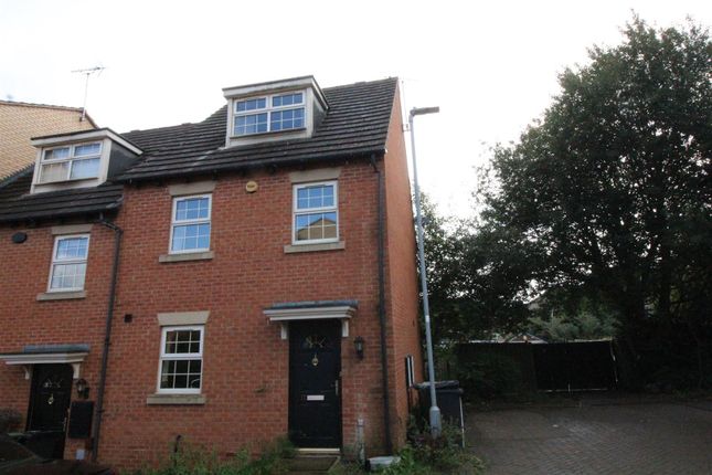 Renaissance Drive, Churwell, Leeds 3 bed townhouse for sale